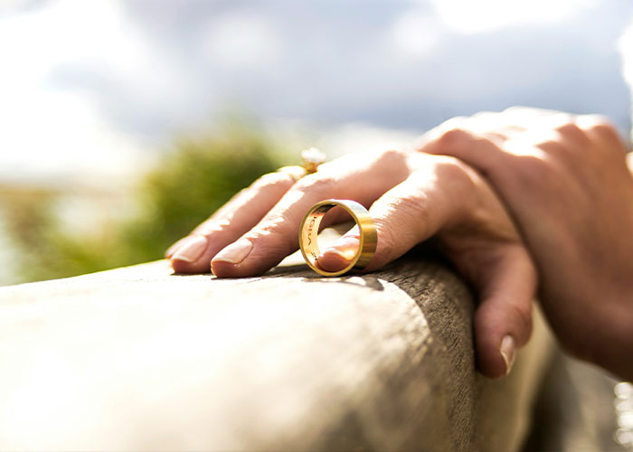 5 sinais de alerta que você está "Divorciado silenciosamente" De acordo com especialista em relacionamento