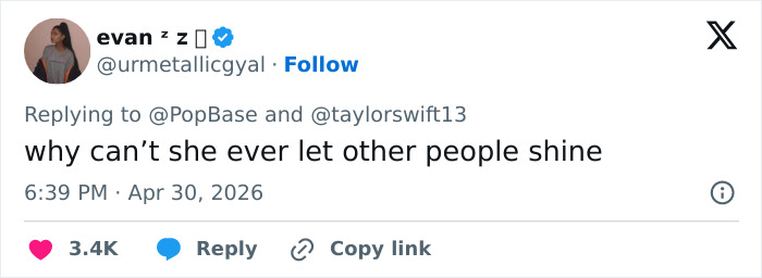 "Por que ela nunca pode deixar outras pessoas brilharem": Taylor Swift acusada de sabotar Ariana Grande com movimentos sutis