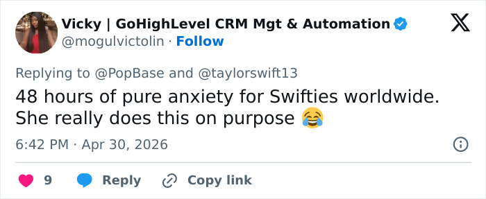 "Por que ela nunca pode deixar outras pessoas brilharem": Taylor Swift acusada de sabotar Ariana Grande com movimentos sutis