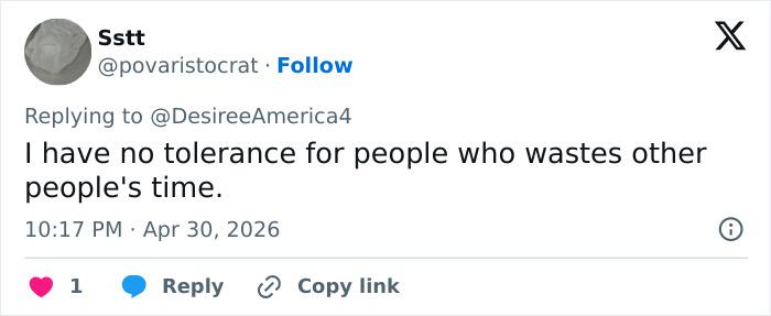 Um tweet do usuário SsTt afirmando "Não tenho tolerância com pessoas que desperdiçam o tempo dos outros," referenciando questões de passageiros autorizados.
