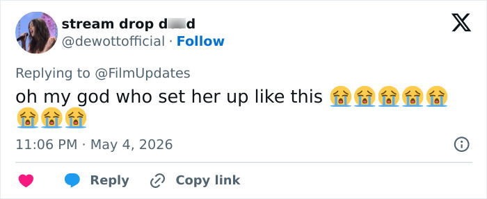 A tweet with crying emojis expressing dismay. Fans find Heidi Klum's Met Gala transformation genuinely disturbing.