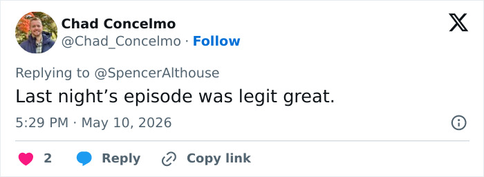 A tweet from Chad Concelmo praising an episode, showing audience reaction to Matt Damon SNL sketch.