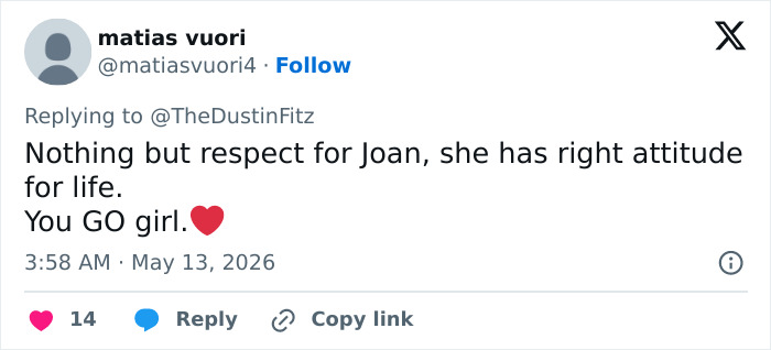 Tweet respeitando a atitude positiva de Joan Collins em relação à vida