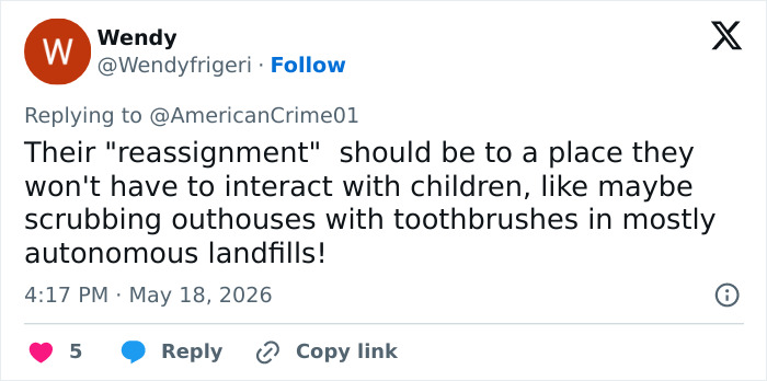 Tweet sugerindo realocação de funcionários longe de crianças em caso de escola autista Tweet sugerindo realocação de funcionários longe de crianças em caso de escola autista