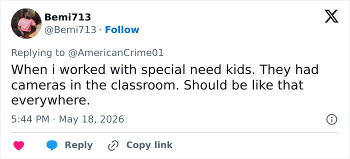 Tweet apoiando câmeras em salas de aula com necessidades especiais para proteção Tweet apoiando câmeras em salas de aula com necessidades especiais para proteção