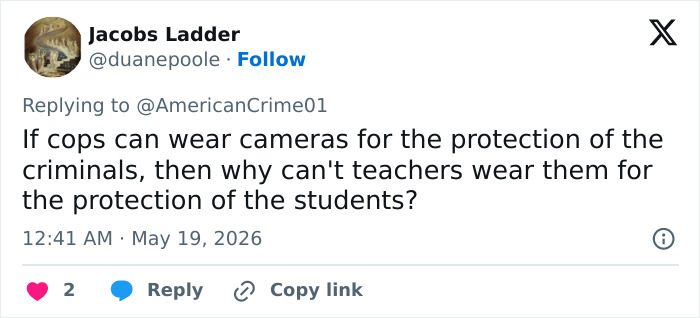 Tweet comparando câmeras de policiais e professores para proteção dos alunos Tweet comparando câmeras de policiais e professores para proteção dos alunos