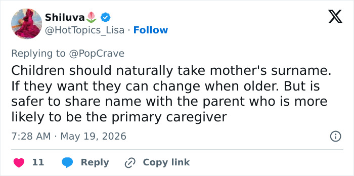Tweet sobre crianças que adotam o sobrenome da mãe como cuidadora principal Tweet sobre crianças que adotam o sobrenome da mãe como cuidadora principal