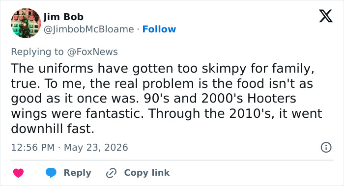 Tweet discussing Hooters CEO family-friendly rebrand and changes in uniforms and food quality Tweet discussing Hooters CEO family-friendly rebrand and changes in uniforms and food quality