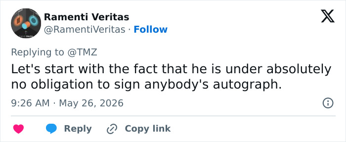 Tweet stating no obligation to sign autographs