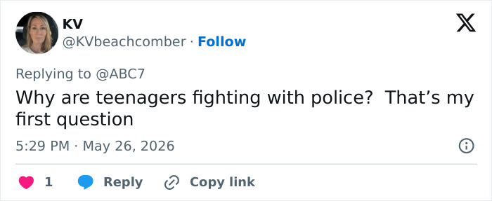 Tweet questioning why teenagers are fighting with police Tweet questioning why teenagers are fighting with police