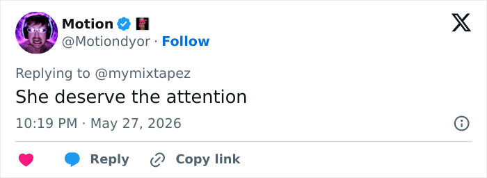 Social media comment supporting attention for unusual skin coloration
