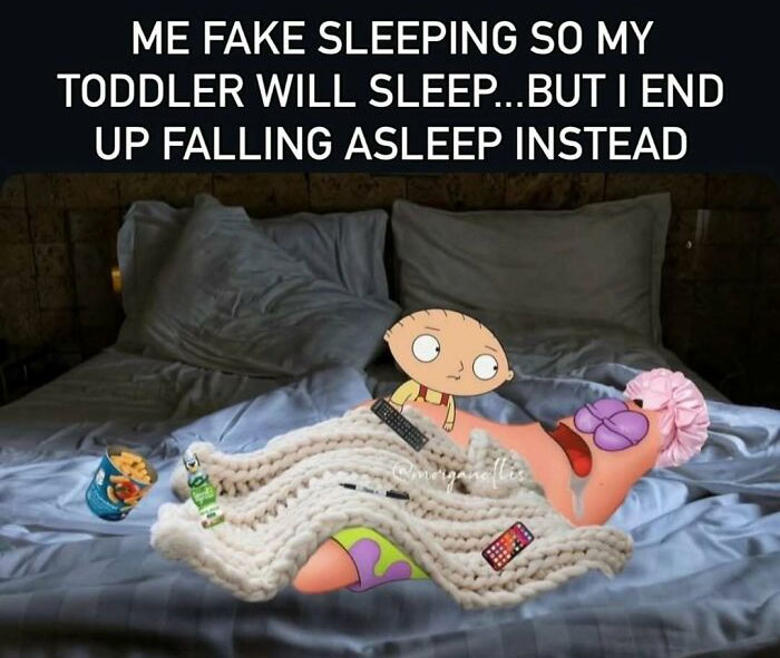 Mom fake sleeping meme with toddler, ending up asleep first