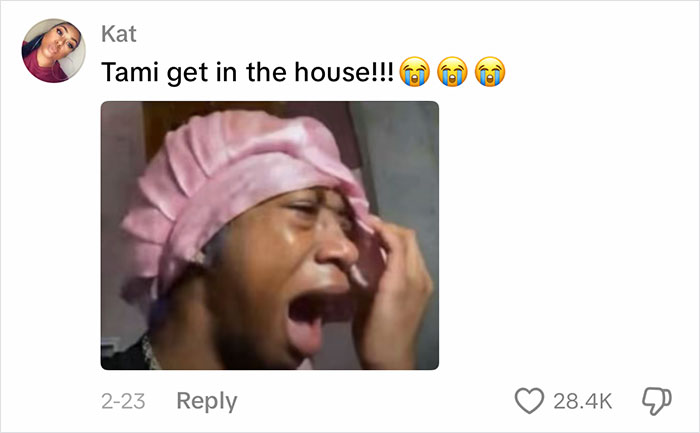 Viral Video Makes People Lose Their Minds, Everyone Fights Over What The "Creature" In It Is Viral Video Makes People Lose Their Minds, Everyone Fights Over What The "Creature" In It Is