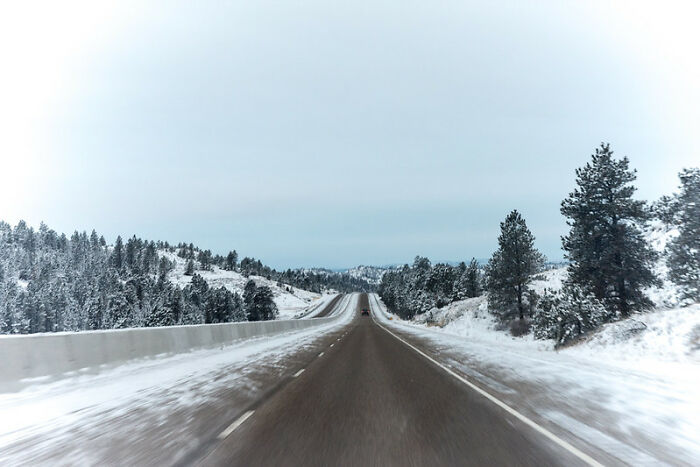 “Still Get Nightmares”: 61 Truckers Open Up About Places They Genuinely Fear