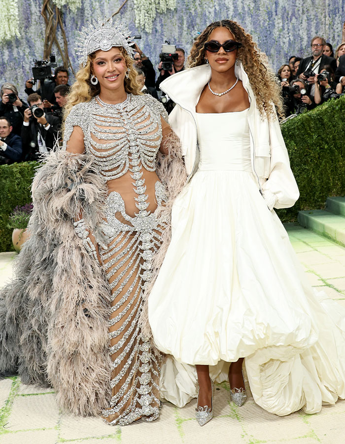 Beyoncé e Nicole Kidman ignoram as regras do Met Gala em movimento de poder ‘flagrante’