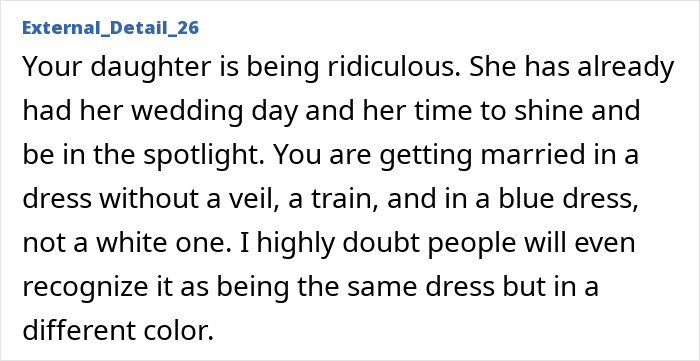 Mom’s Wedding Dress Choice Angers Her Daughter And Splits The Internet: “Extremely Weird” Mom’s Wedding Dress Choice Angers Her Daughter And Splits The Internet: “Extremely Weird”