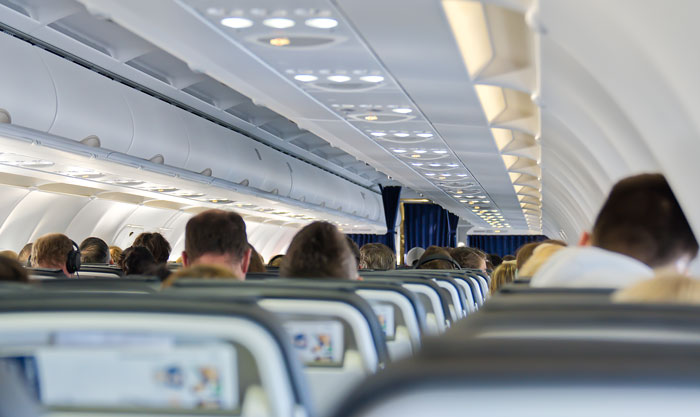 Passenger’s Barefoot Behavior Leaves Pregnant Woman Shocked: “I Saw Something That I Have Never Seen Before” Passenger’s Barefoot Behavior Leaves Pregnant Woman Shocked: “I Saw Something That I Have Never Seen Before”