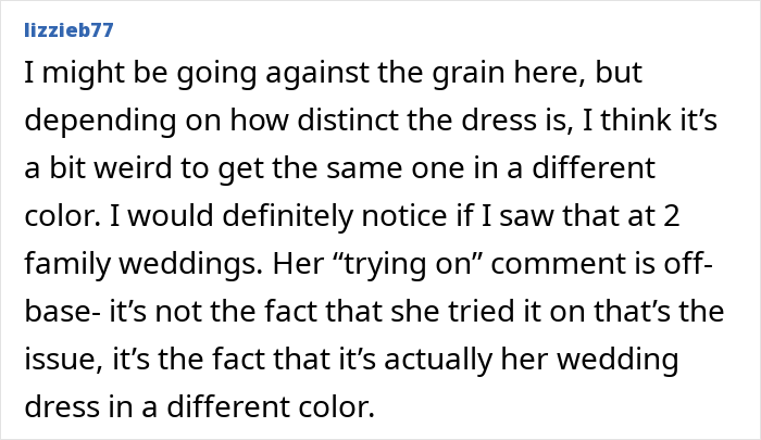 Mom’s Wedding Dress Choice Angers Her Daughter And Splits The Internet: “Extremely Weird” Mom’s Wedding Dress Choice Angers Her Daughter And Splits The Internet: “Extremely Weird”