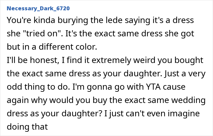 Mom’s Wedding Dress Choice Angers Her Daughter And Splits The Internet: “Extremely Weird” Mom’s Wedding Dress Choice Angers Her Daughter And Splits The Internet: “Extremely Weird”