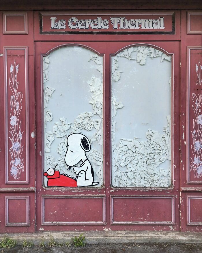 This French Street Artist Turns Cracks, Sidewalks, And Everyday Objects Into Clever Visual Jokes (43 New Pics)