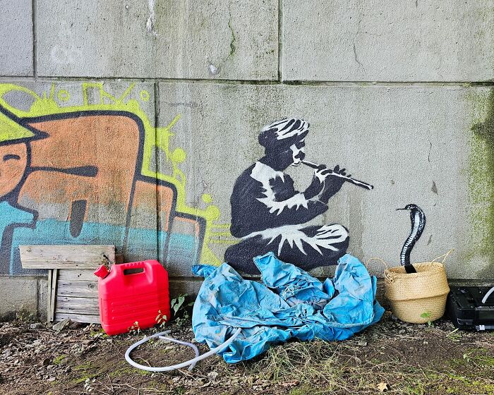 This French Street Artist Turns Cracks, Sidewalks, And Everyday Objects Into Clever Visual Jokes (43 New Pics)