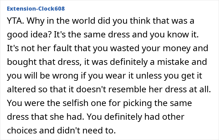 Mom’s Wedding Dress Choice Angers Her Daughter And Splits The Internet: “Extremely Weird” Mom’s Wedding Dress Choice Angers Her Daughter And Splits The Internet: “Extremely Weird”