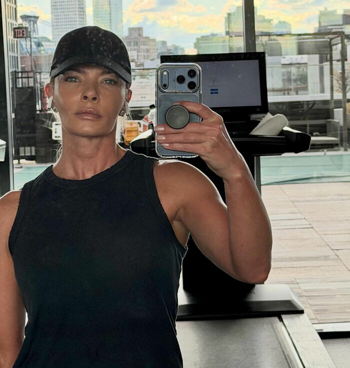 Outro “artista de elite” entra na plataforma adulta após a estreia de Shannon Elizabeth com US$ 1 milhão