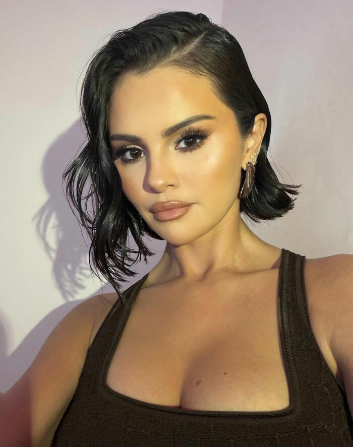 Nova foto de Selena Gomez revela cirurgia plástica surpreendente, afirmam fãs