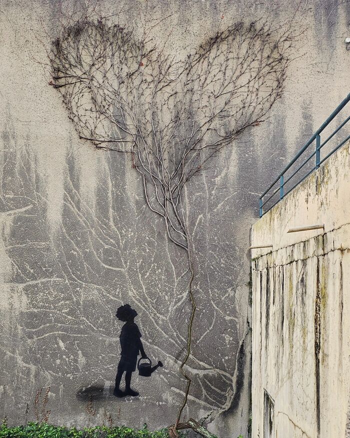 This French Street Artist Turns Cracks, Sidewalks, And Everyday Objects Into Clever Visual Jokes (43 New Pics)