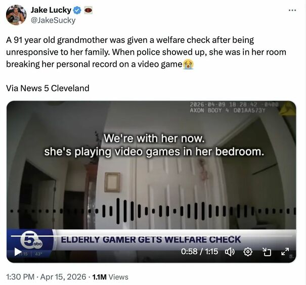 A tweet featuring a news video about an elderly gamer. A funny post to make your day more positive.