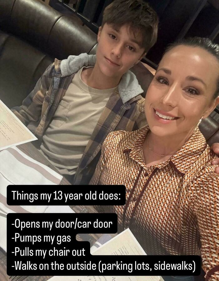 A mom and her son smiling at a restaurant, with text highlighting the son's polite actions, contrasting with insane parents.