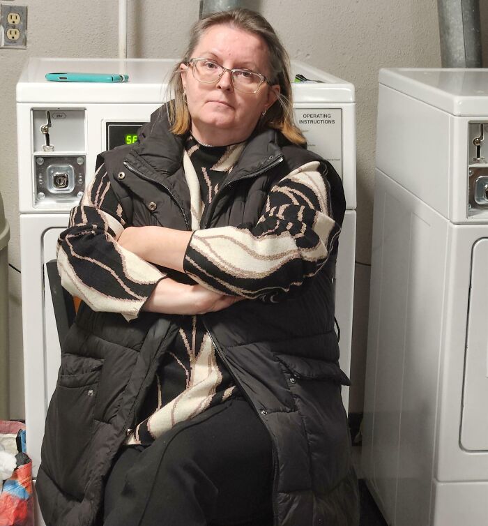 Boomer Neighbor Blocked The Dryer For 45 Minutes So She Could Use It When Her Clothes Finished