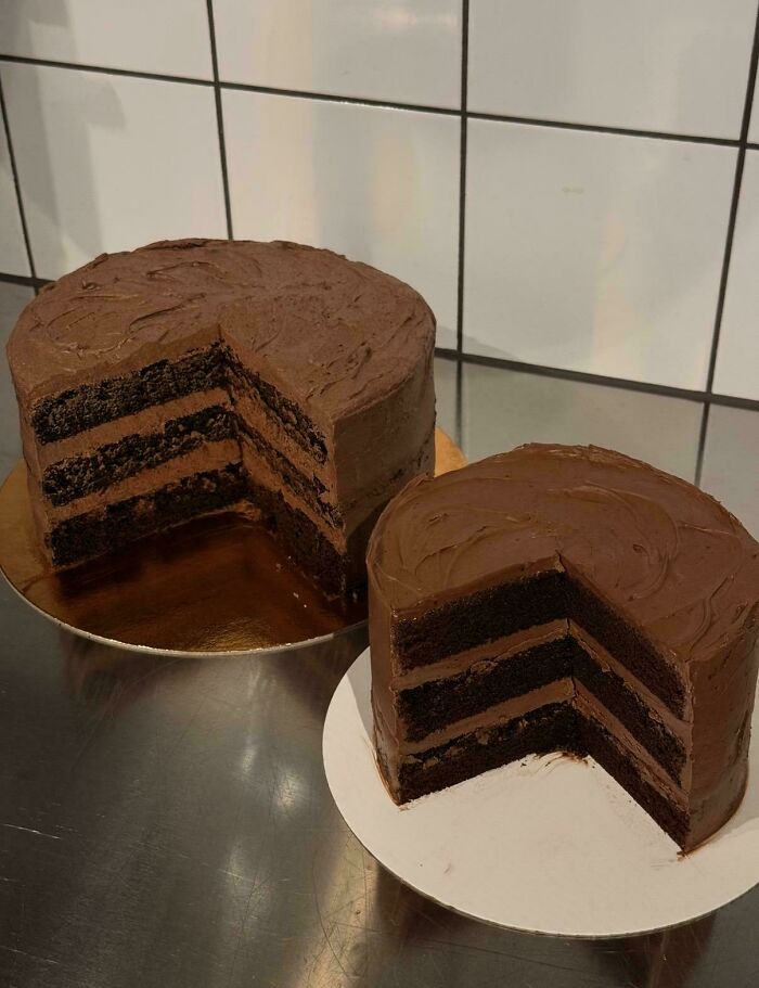 Chocolate layer cake with rich chocolate frosting dessert