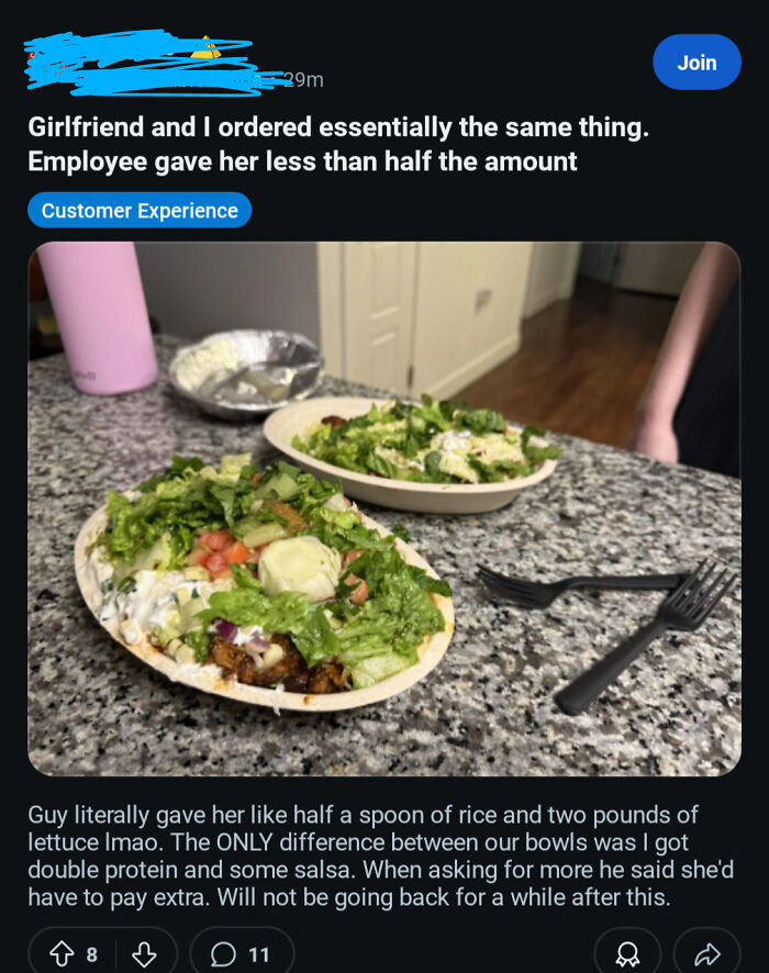 Customer complaint showing unequal Chipotle bowls highlighting customer experience