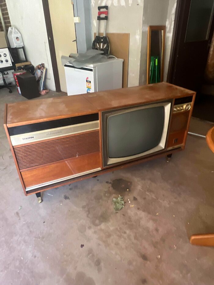 Can Someone Please Identify This I Can’t Find Anything On It