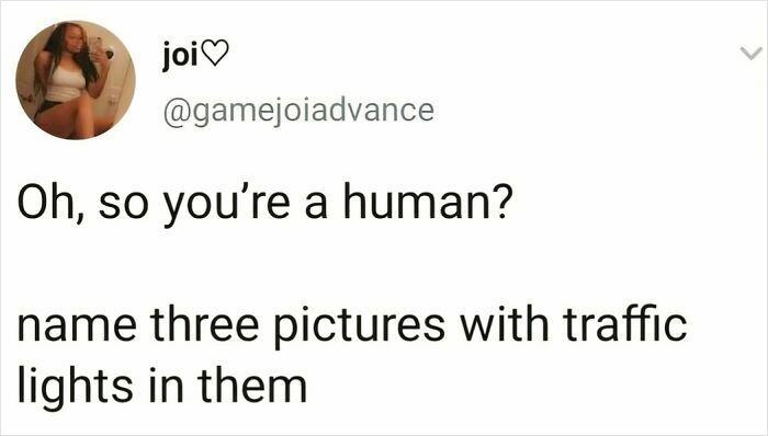 Tweet challenging to name pictures with traffic lights