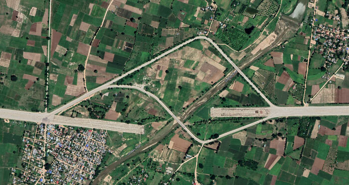 A funny You Had One Job fail: a road forms an impossible loop and d**d end on a map.