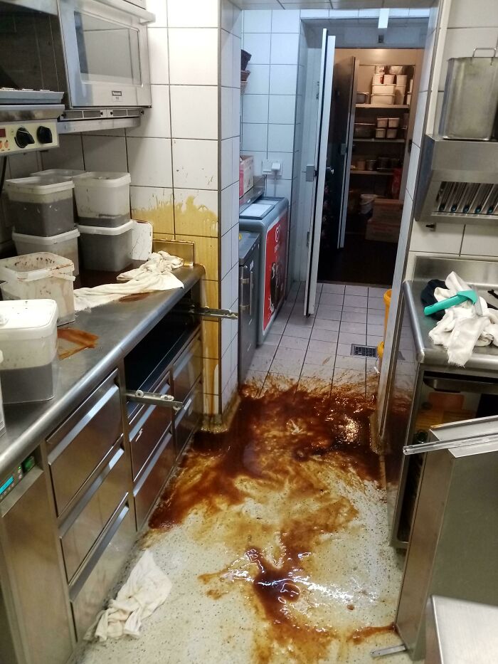 39 Horrifying Restaurant Stories Shared By Health Inspectors