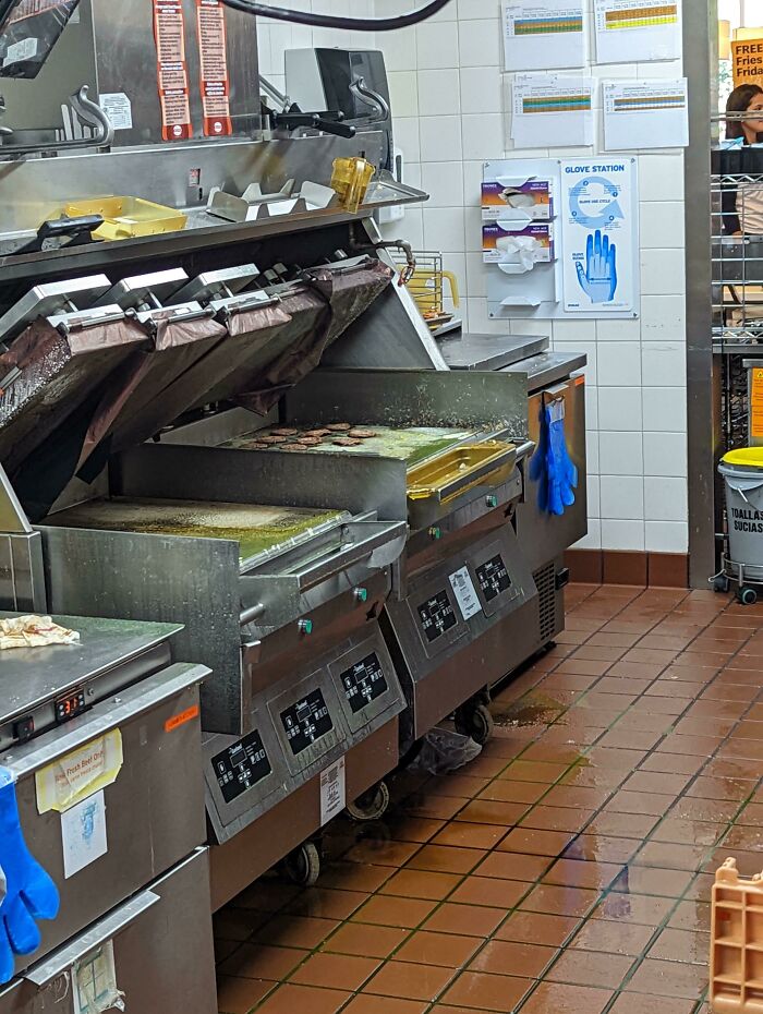 39 Horrifying Restaurant Stories Shared By Health Inspectors