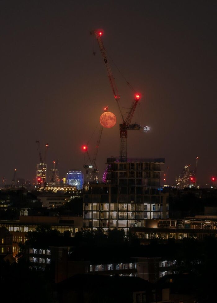 The Blood Moon Over London 