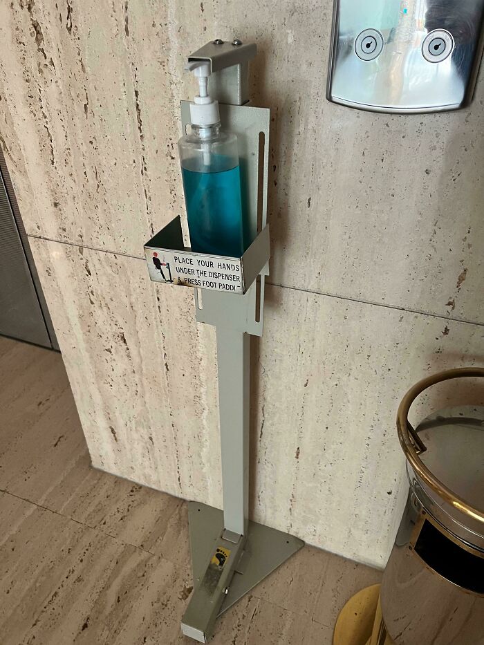 Foot-operated sanitizer dispenser stand for low-tech hands-free hygiene