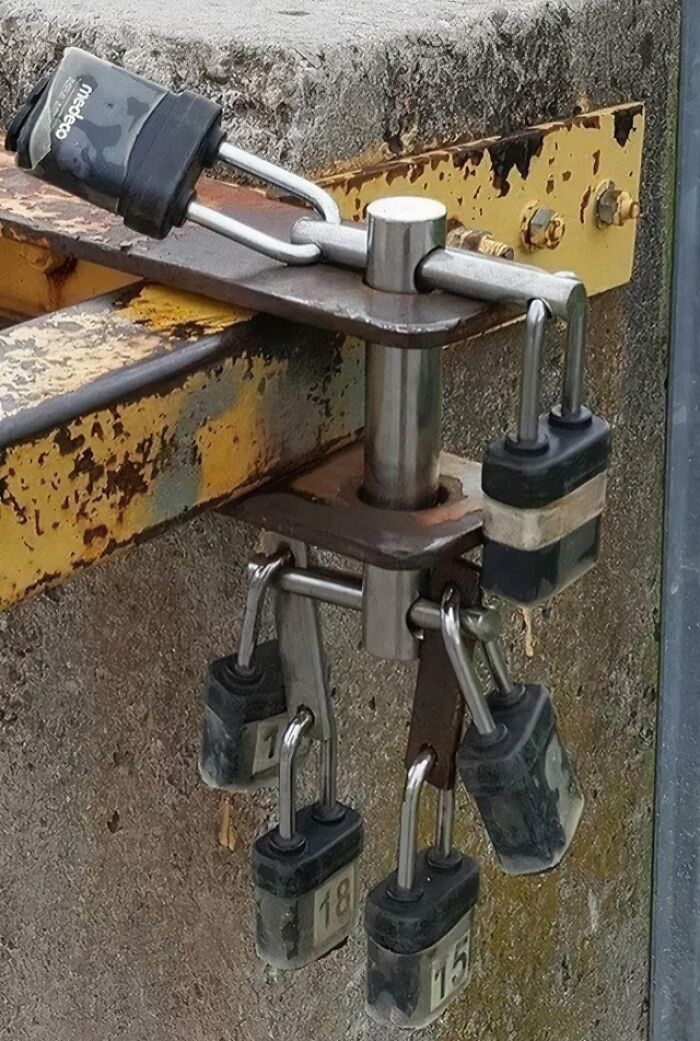 Low-tech security solution using multiple padlocks chained together