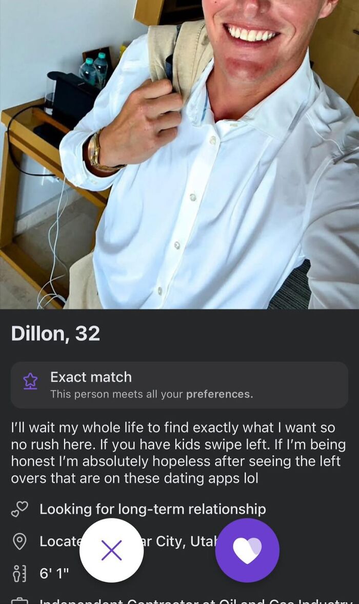 Dating profile of Dillon, 32, seeking long-term relationship with preferences