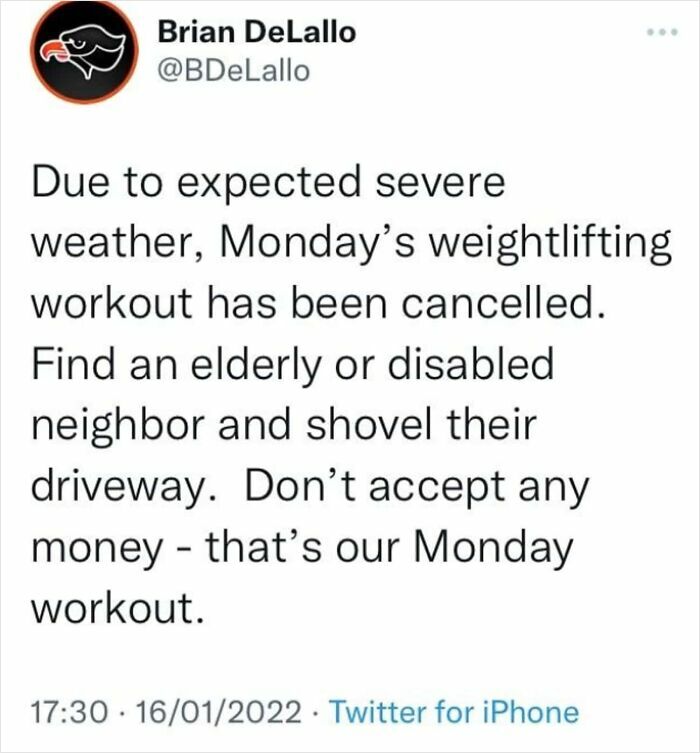 Tweet suggesting shoveling driveway as a workout for severe weather