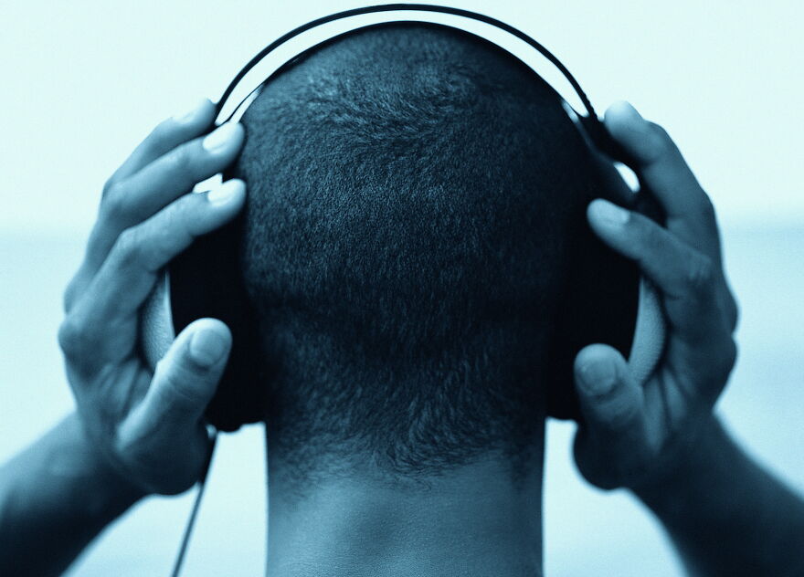 Why Do We Get Goosebumps? The Fascinating Science Behind Your Skin's Reflex