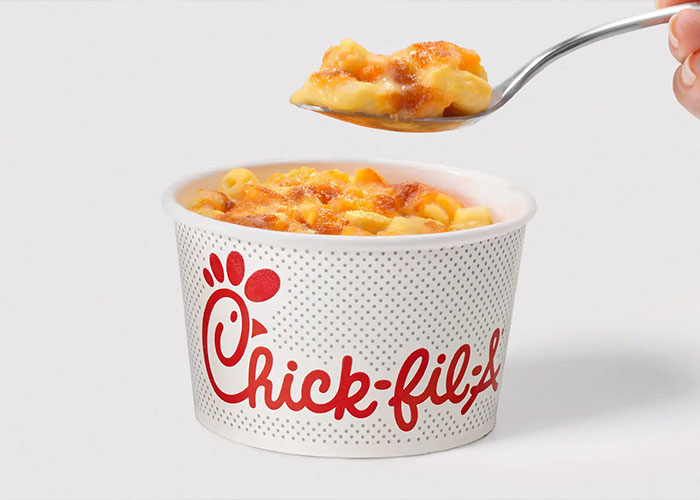 Funcionário da Chick‑fil‑A enfrenta acusações de roubo de US$ 80 mil por meio do esquema Mac & Cheese