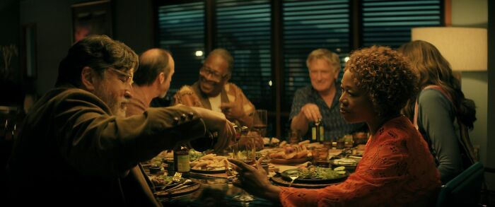 Novo programa aterrorizante dos irmãos Duffer, apelidado de “Stranger Things For Elderly”, é quando ele é transmitido