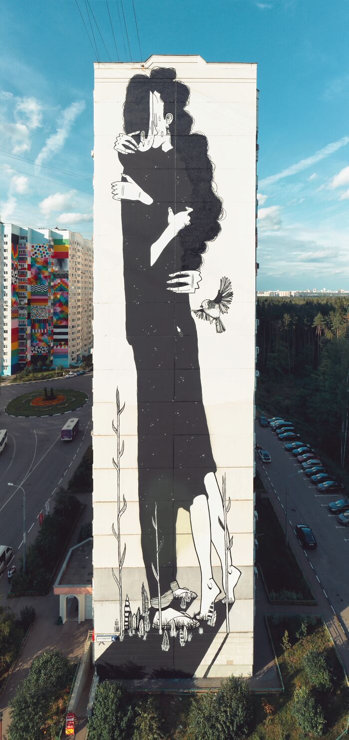 43 Black-And-White Murals By Alex Senna That Turn City Walls Into Stories