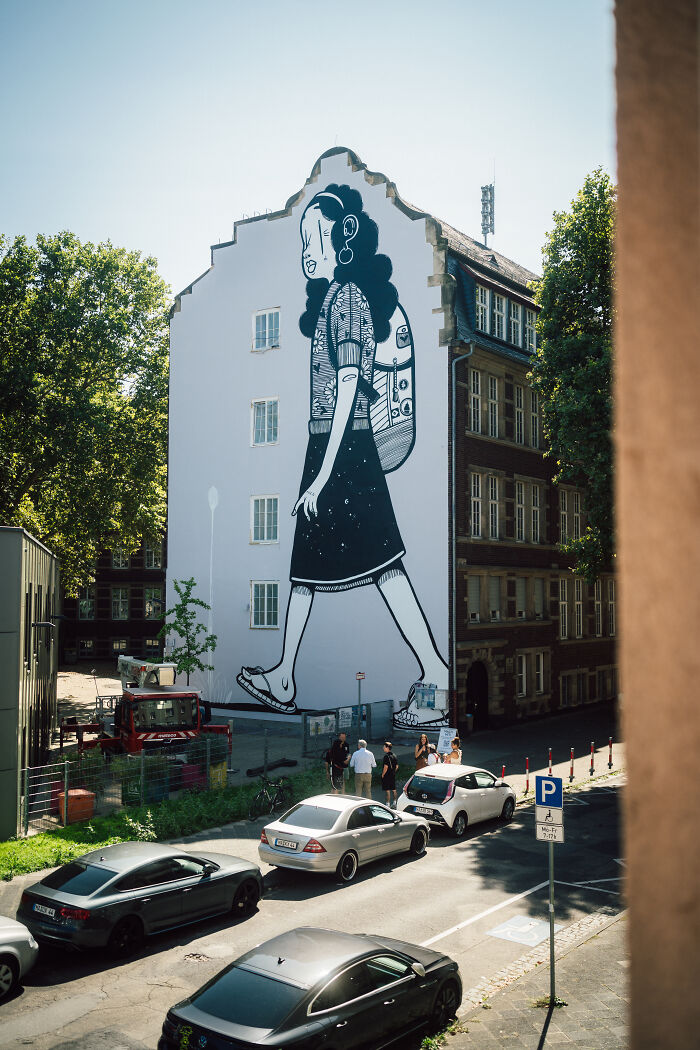 43 Black-And-White Murals By Alex Senna That Turn City Walls Into Stories