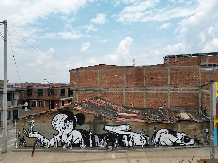 43 Black-And-White Murals By Alex Senna That Turn City Walls Into Stories